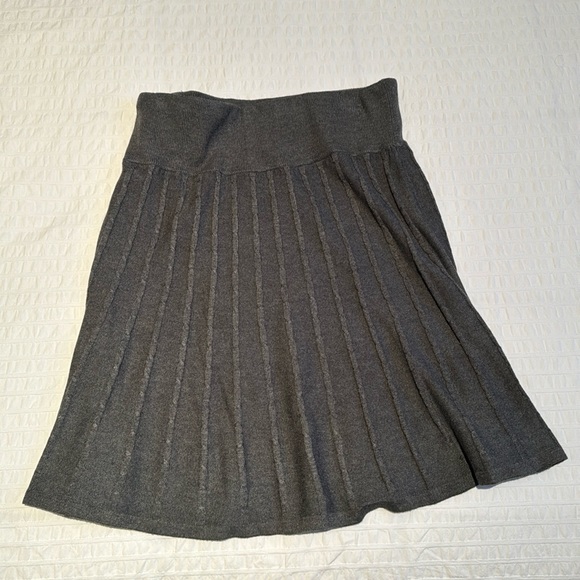 Grey sweater skirt - Picture 1 of 3